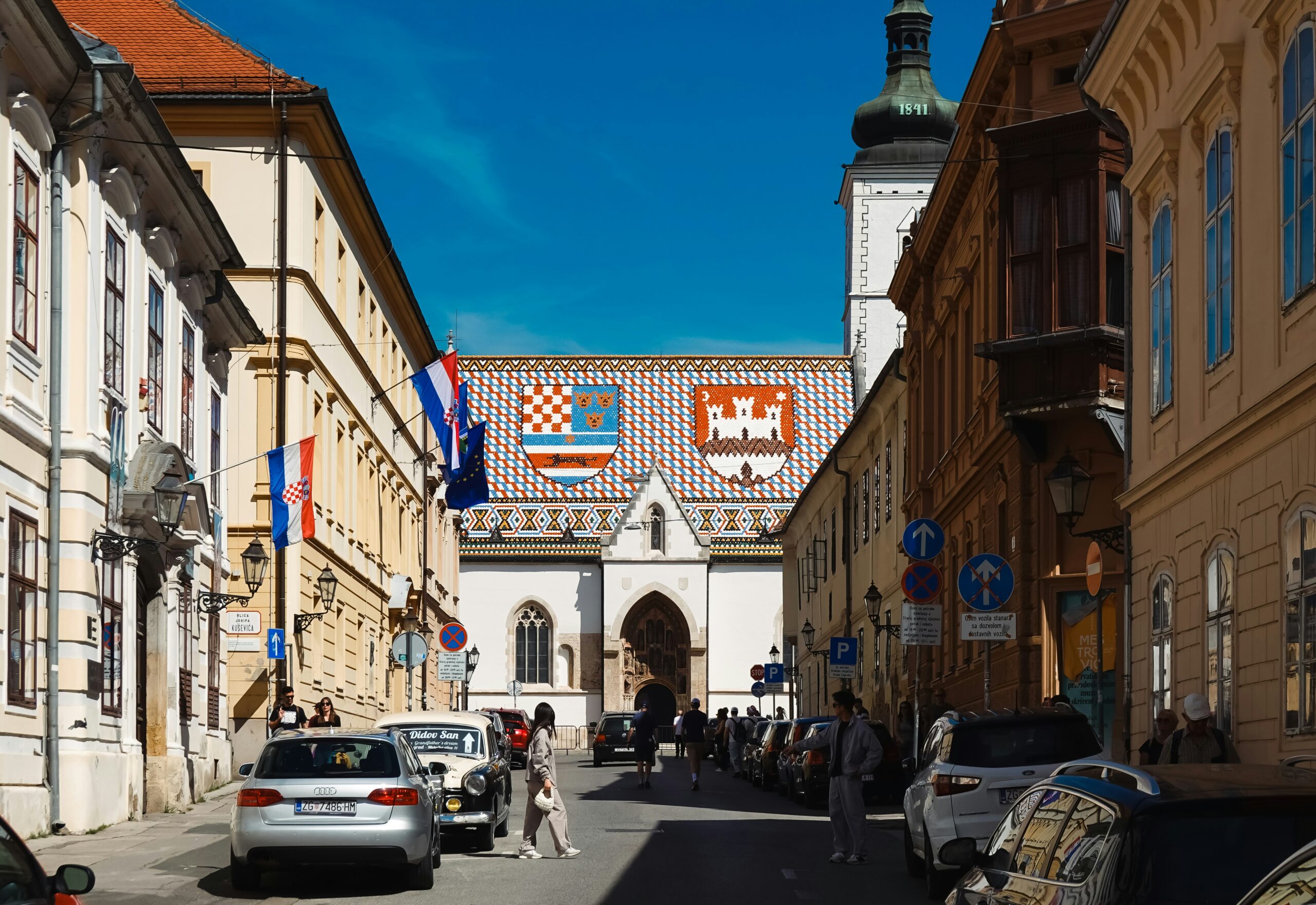 daniel-trofimov-uLt_xW5hiBU-unsplash (1)